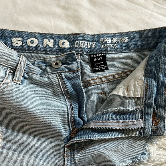 S.O.N.G. Curvy super high rise denim shorts distressed size 5/27 - Picture 6 of 12